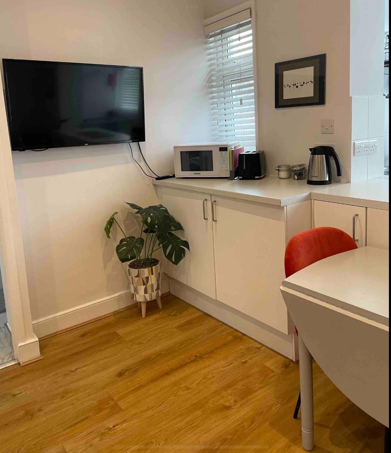 Flat In The Heart Of Leigh On Sea Less Than 2 Miles From The Beach 사우스엔드온시 외부 사진
